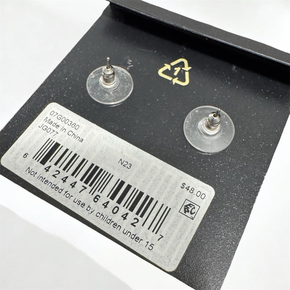 Givenchy
Blue Stone Crystal Drop Earrings - Picture 3 of 3